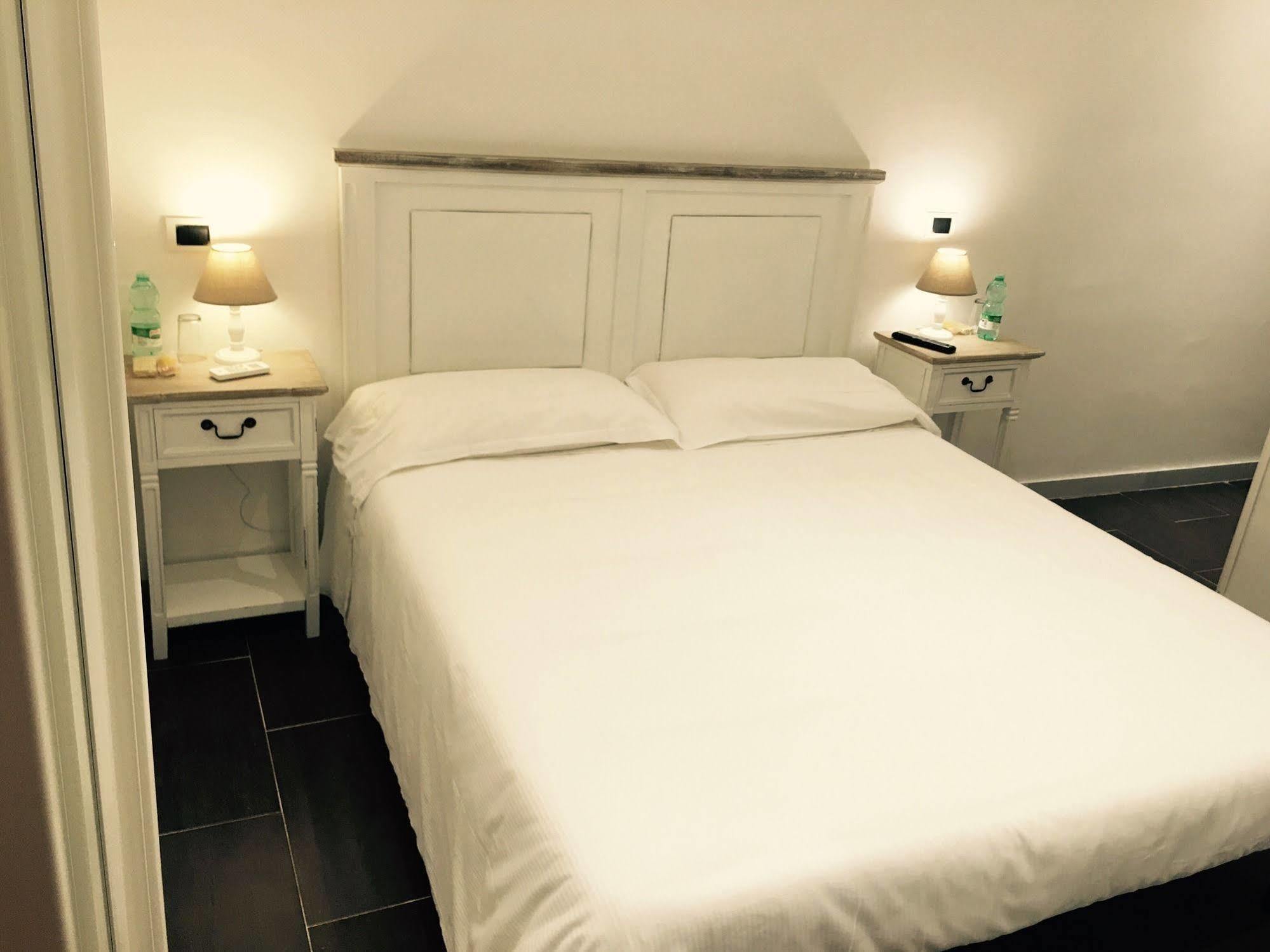 Guesthouse O Affittacamere La Civetta Di Trastevere Рим Экстерьер фото